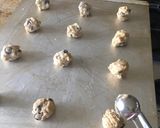 A picture of step 4 of Chocolate Chip Cookies.