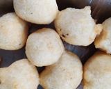 A picture of step 3 of Dahi wada.