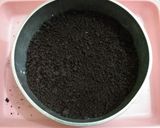 Foto langkah ke 4 dari resep Unbaked Oreo Cheesecake.