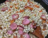 Hình bước làm 5 của món Bắp xào xúc xích