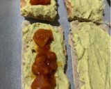 Foto del paso 5 de la receta: Tosta de hummus de aguacate con tomate balsámico y queso curado.🧀🥑🧀