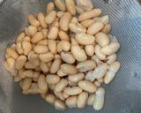 A picture of step 1 of Cannellini Humus.