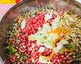 #स्प्राउट चाट साथ मखाने,बनाना (केला)चॉकलेट शेक रेसिपी चरण 5 फोटो