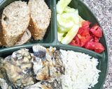 Une image de l'étape 5 de Sardines / riz basmati / concombre / tomate et pain complet 🍱.