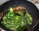 Foto langkah ke 3 dari resep Oseng ikan cabe ijo.