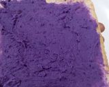 Foto langkah ke 4 dari resep Purple Sweet Potato French Toast.