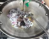Foto langkah ke 2 dari resep Cumi Asam Saus Tiram.