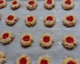 Foto langkah ke 4 dari resep Thumbprint Cookies.