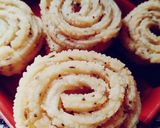 इन्स्टंट खुसखुशीत बटर चकली (butter chakali recipe in marathi) रेसिपी स्टेप 6 फोटो 