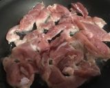 Foto del paso 1 de la receta: Fajitas de cerdo encebolladas