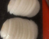 Foto del paso 2 de la receta: Mermelada de cebolla con tostas de paté de perdiz