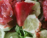Foto del paso 1 de la receta: Ensalada con pepinos