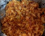 A picture of step 3 of Cabbage with egg.