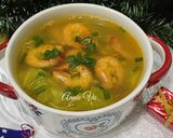 Hình bước làm 3 của món Canh cải xoăn và nấm nấu tôm