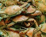 صورة لخطوة 3 من وصفة طريقة الكابوريا🦀 المسلوقة مع الخضار المشكل🍅🫑🧅🧄 😋♥️