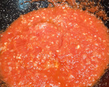 Foto del paso 2 de la receta: Salsa de tomate con espinacas
