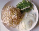 Hình bước làm 3 của món PHỞ xào mềm