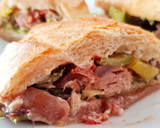 Foto del paso 3 de la receta: Bocata de "CON▪︎FIN▪︎A▪︎MIENTO" 🔥🔥🔥🔥