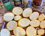 Hình bước làm 1 của món Yellow Squash đút lò (bí ngòi vàng)