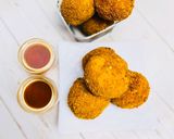 A picture of step 8 of Stuffed potatoes balls.