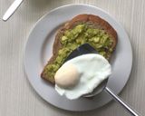 Foto langkah ke 3 dari resep Avocado Toast.