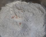 A picture of step 4 of Palm dumplings stuffed with sweetened coconut.