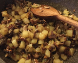 Foto del passaggio 3 della ricetta Fusilli alla boscaiola vegan
