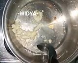 Foto langkah ke 3 dari resep Sup Bola-bola Ayam & Telur Puyuh.