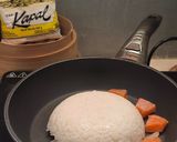 Foto langkah ke 3 dari resep Salmon Pepper Rice.