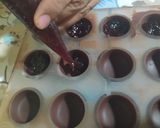 Foto del paso 10 de la receta: Bombones de chocolate rellenos de arándano