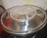 A picture of step 2 of Kacche kele ki bhujiya.