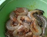 Foto langkah ke 1 dari resep Udang Saos Lada Hitam.