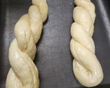 Foto del paso 12 de la receta: Pan trenzado sencillo con crema de leche