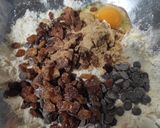 Foto del paso 2 de la receta: Galletas de pasas y chocolate