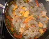 A picture of step 2 of Chilli Prawn and Pineapple.