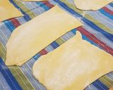 Foto del passaggio 2 della ricetta Ravioloni di magro burro e salvia