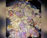 A picture of step 1 of Vegetables eggs.