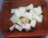 Foto del paso 3 de la receta: Melón con gambitas saladas