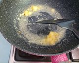 Foto langkah ke 3 dari resep Sayur orak arik sawi telor.
