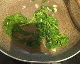 Foto del passaggio 2 della ricetta Polentine di spinaci e cotechino