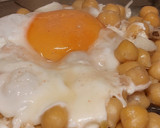 Foto del paso 4 de la receta: Bocado caliente de garbanzos y huevo