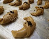 A picture of step 7 of Nutella stuffed croissants.