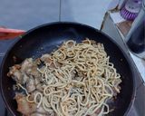 Foto langkah ke 5 dari resep Keto Stir Fried Chicken Noodles |High Protein, Low Calorie, Sugar Free.