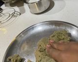A picture of step 4 of Bajre ki roti.