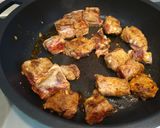 Foto del paso 2 de la receta: Patatas guisadas con costillas y setas en la Magefesa
