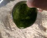 A picture of step 3 of Palak-Peas-Paneer Paratha.