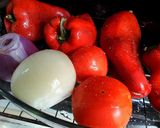Foto del paso 4 de la receta Ensalada de pimientos rojos asados en sus propios jugos