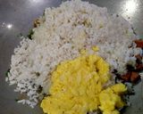 Foto langkah ke 4 dari resep Yakimeshi (Nasi goreng Jepang).