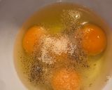 Napindító baconös-sajtos rántotta tortilla tekercsben recept fázis 1 fotója