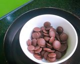 Hình bước làm 1 của món Chậu cây từ sôcôla và bánh oreo